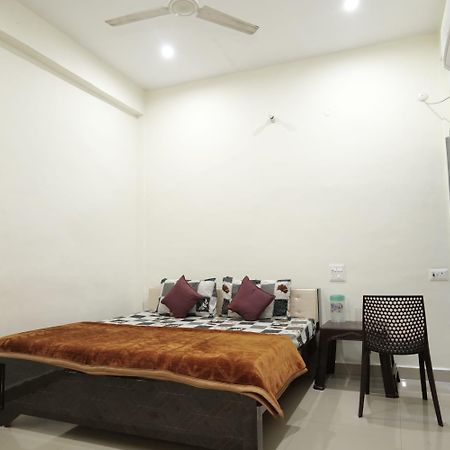 אורצ'ה Hotel Jaanvi מראה חיצוני תמונה