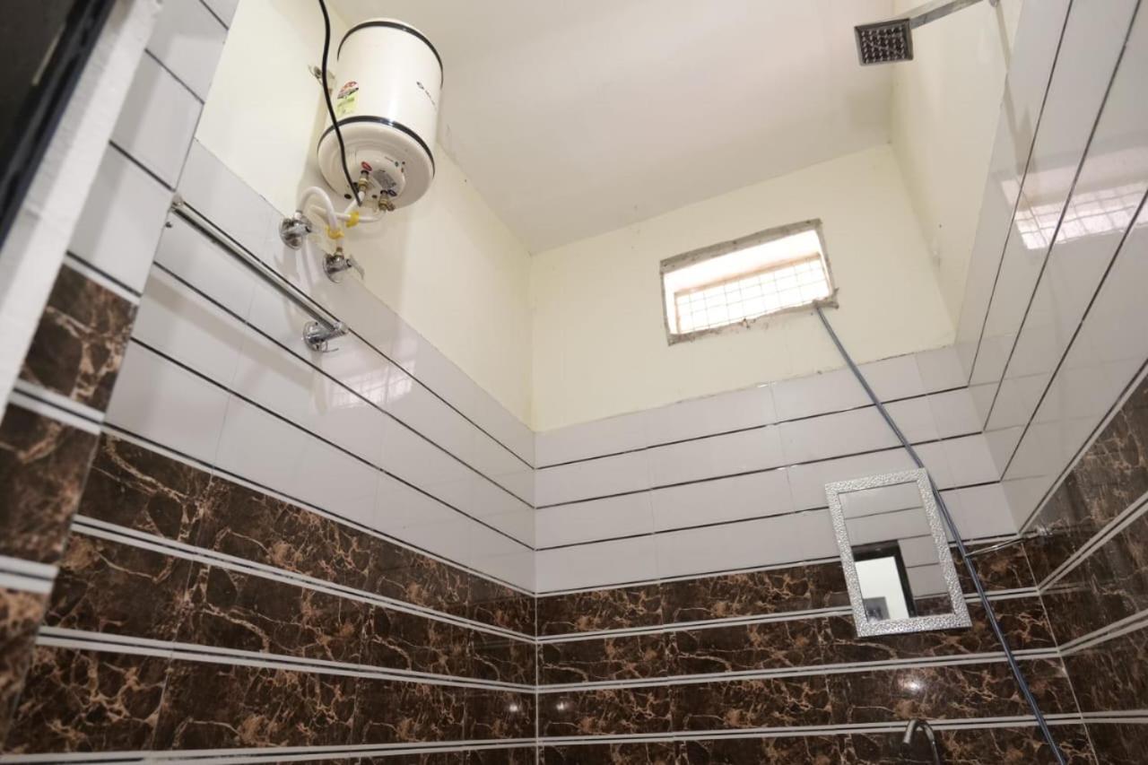 אורצ'ה Hotel Jaanvi מראה חיצוני תמונה